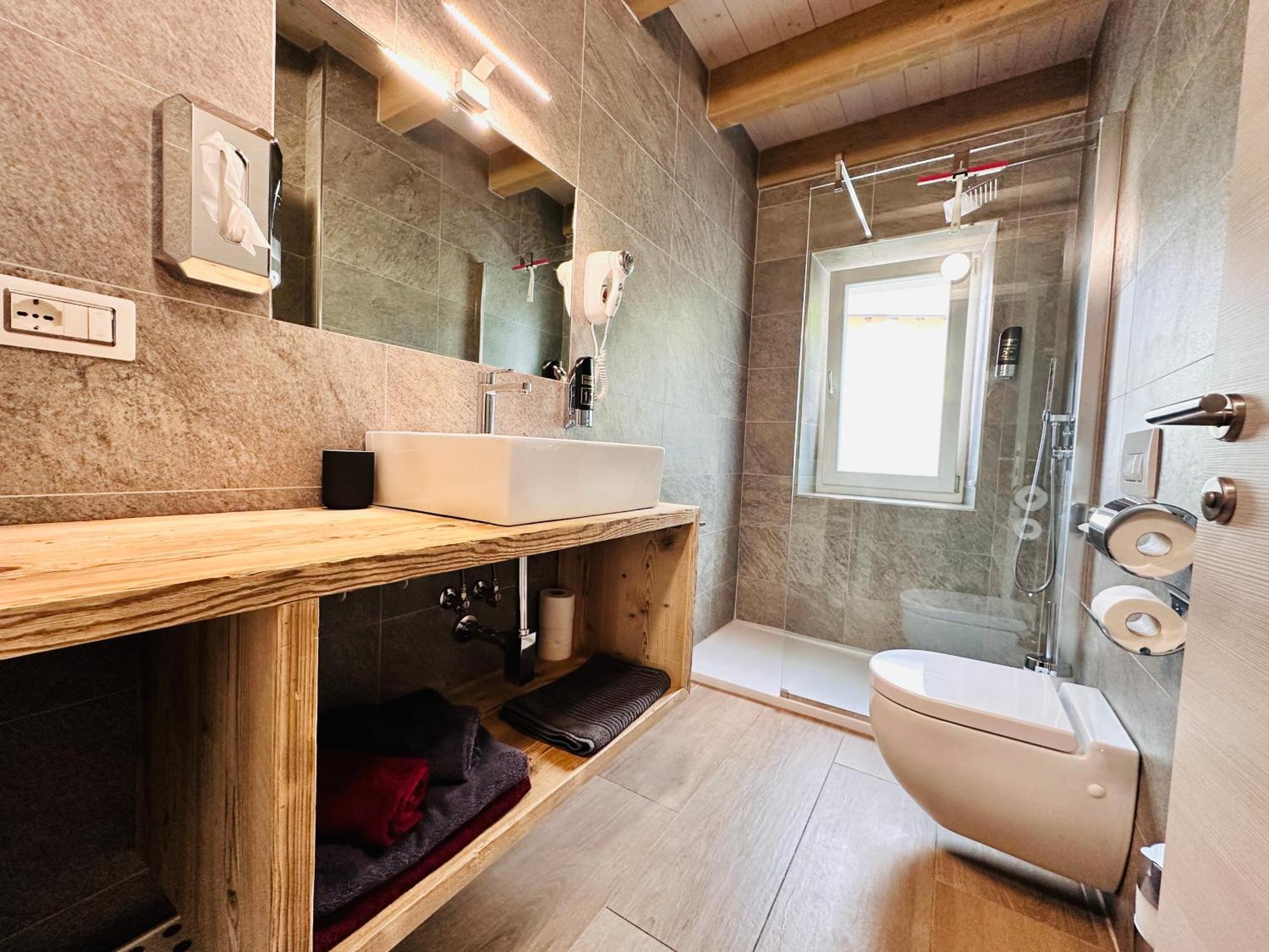 Casa Tosca - Holiday Home Torbole Sul Garda Luaran gambar