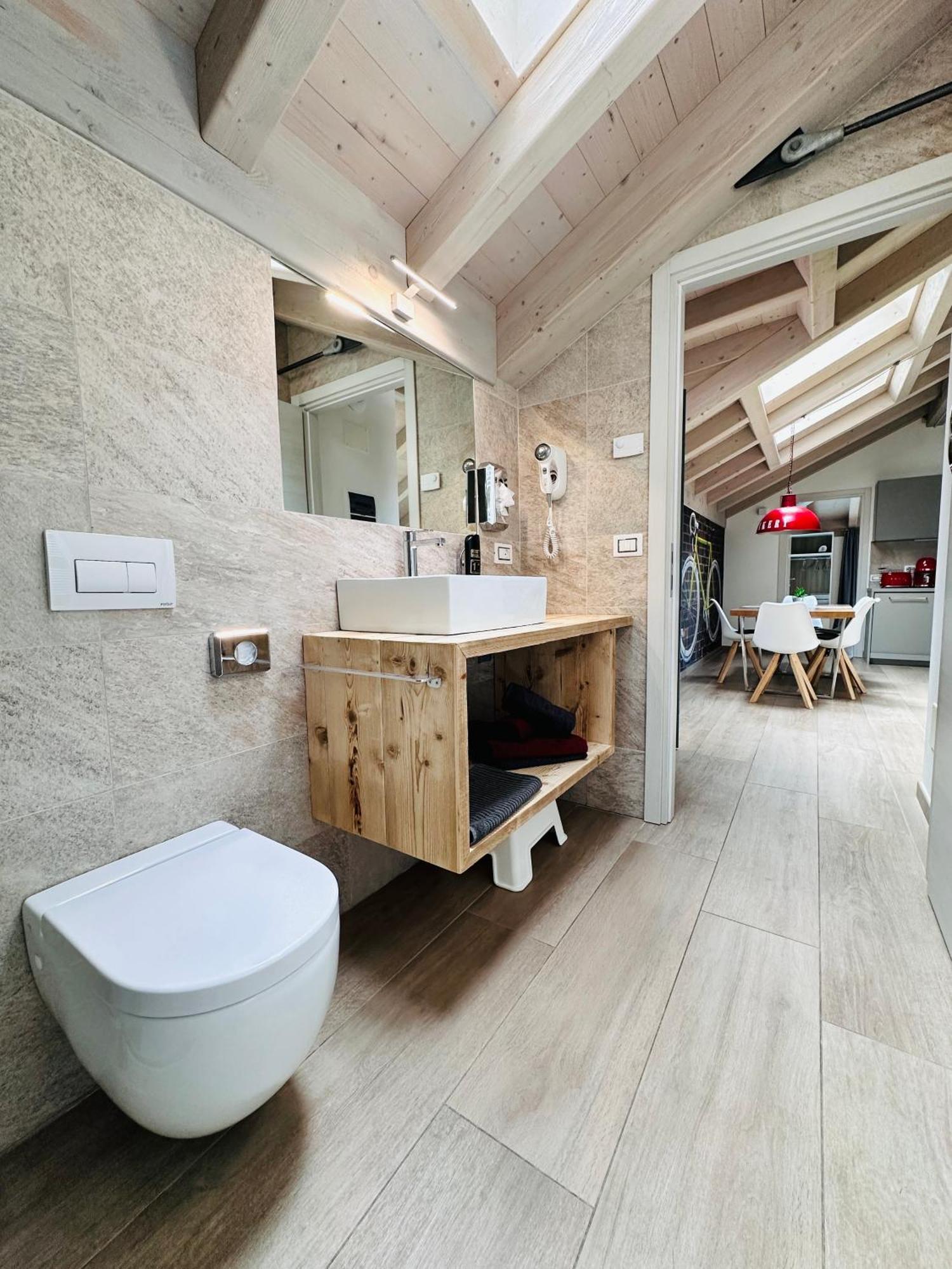 Casa Tosca - Holiday Home Torbole Sul Garda Luaran gambar